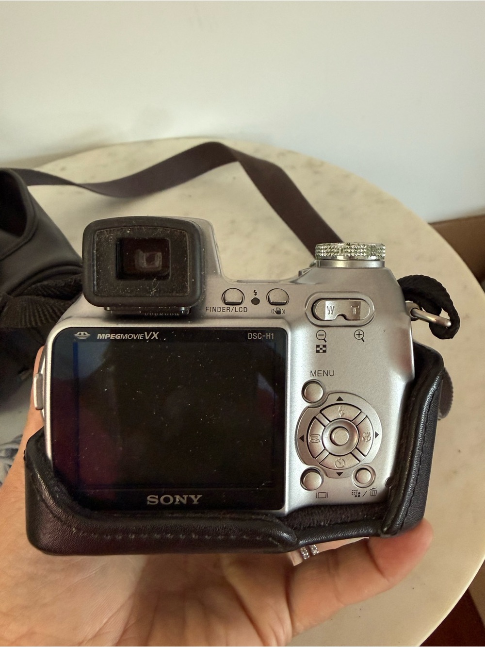 SONY Cyber-Shot DSC-H2 12x Digital Camera with case as is - Picture 6 of 12